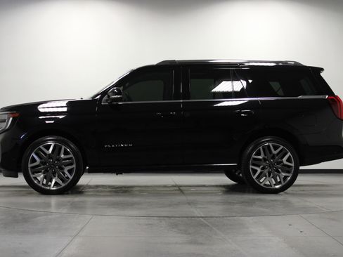 Used 2025 Ford Expedition Platinum w/ Platinum Ultimate Package AWD/4WD image 7
