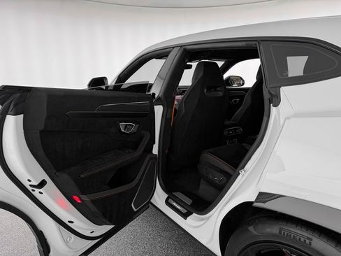 Used 2024 Lamborghini Urus Performante image 22