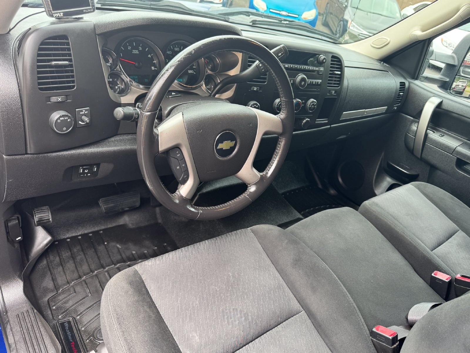 Used 2014 Chevrolet Silverado 2500 LT AWD/4WD image 10
