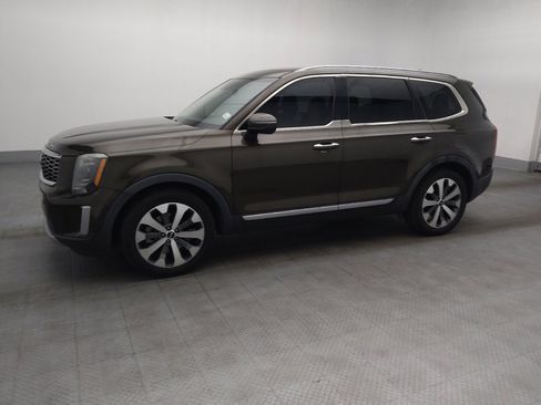 Used 2020 Kia Telluride S w/ S 8 Passenger Seating Package FWD image 2