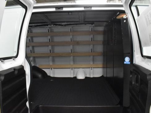 Used 2024 Chevrolet Express 2500 w/ Driver Convenience Package image 17