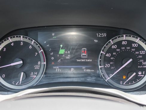 Used 2021 Toyota Highlander XLE FWD image 24