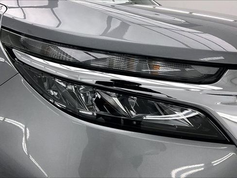 Used 2024 Chevrolet Equinox LS w/ LS Convenience Package image 29