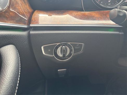 Used 2018 Mercedes-Benz E 300 image 19
