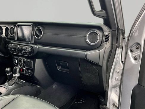Used 2020 Jeep Gladiator Overland AWD/4WD image 17