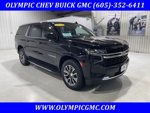 Used 2023 Chevrolet Suburban LS AWD/4WD image 1