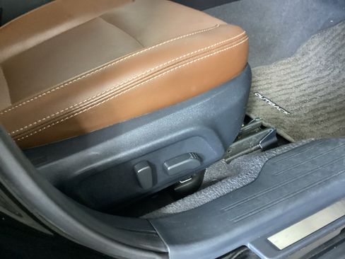 Used 2017 Subaru Outback 3.6R Touring AWD/4WD image 11