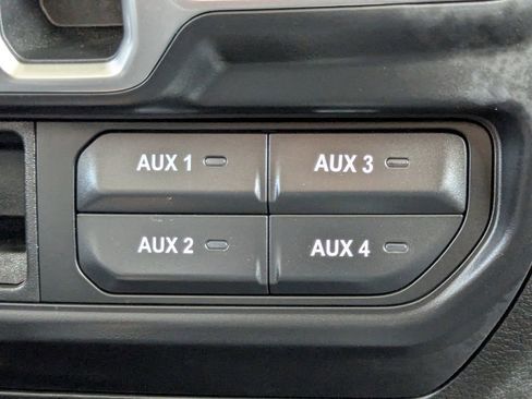 Used 2020 Jeep Gladiator Sport w/ Quick Order Package 24S AWD/4WD image 24