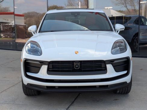 New 2026 Porsche Macan image 6
