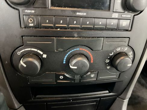 Used 2006 Chrysler 300 RWD image 10