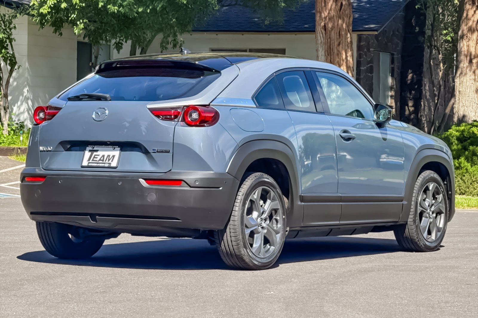 Used 2022 MAZDA MX-30 Electric w/ Premium Plus Pkg FWD image 3