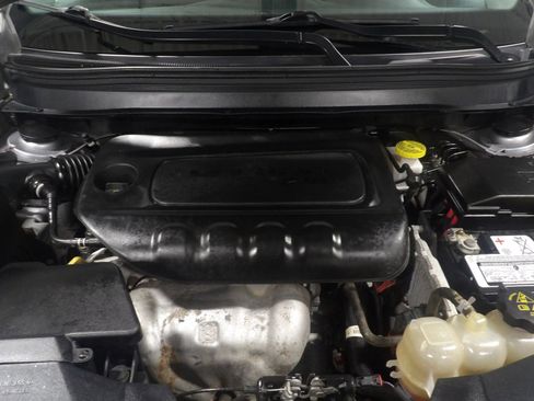 Used 2020 Jeep Cherokee Latitude w/ Cold Weather Group AWD/4WD image 18