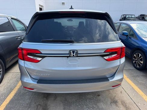 Used 2024 Honda Odyssey EX-L image 3
