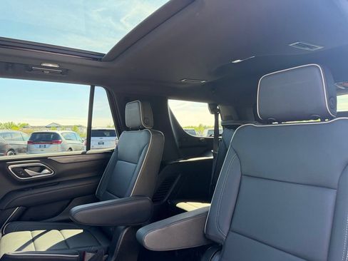 Used 2023 GMC Yukon SLT w/ SLT Premium Package AWD/4WD image 25