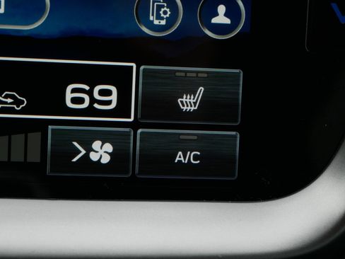 Used 2024 Subaru Outback Premium image 29