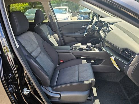 New 2025 Nissan Rogue SV image 27