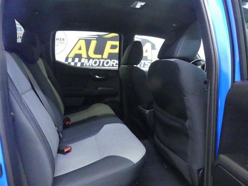 Used 2021 Toyota Tacoma TRD Sport AWD/4WD image 20
