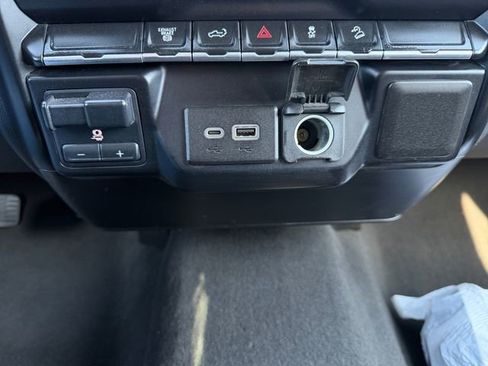 Used 2021 Chevrolet Silverado 2500 LT w/ Z71 Off-Road Package image 23