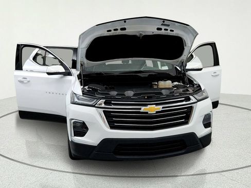 Used 2023 Chevrolet Traverse LT FWD image 15