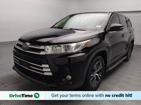 Used 2019 Toyota Highlander Plus FWD image 1