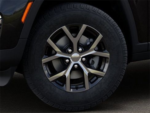 New 2025 Jeep Grand Cherokee Limited w/ Trailer Tow Package image 8