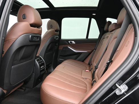 Used 2022 BMW X5 xDrive40i w/ M Sport Package image 18