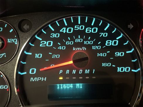 Used 2024 GMC Savana 2500 w/ Driver Convenience Package image 6