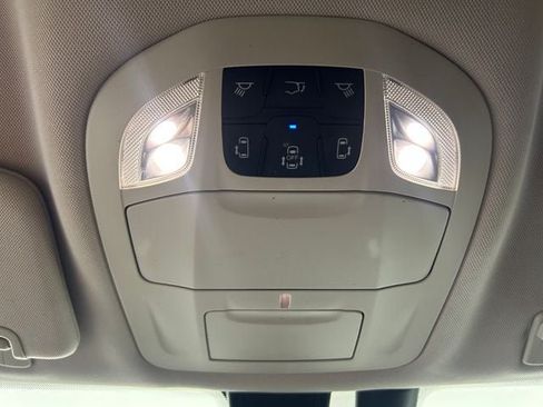 Used 2017 Chrysler Pacifica Touring-L FWD image 24