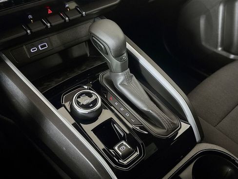 Used 2023 Chevrolet Colorado Trail Boss image 17