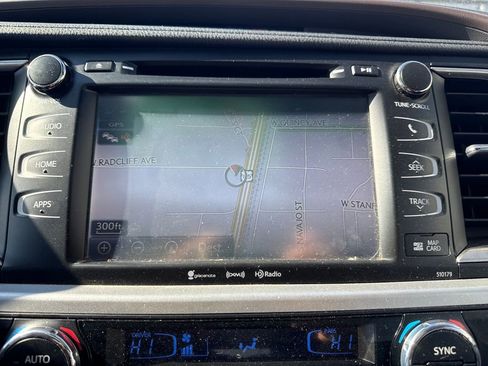 Used 2018 Toyota Highlander XLE AWD/4WD image 20