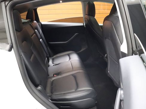 Used 2023 Tesla Model Y Long Range image 31