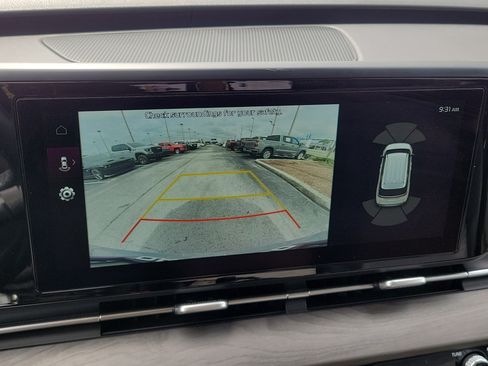 Used 2024 Kia Carnival EX FWD image 26