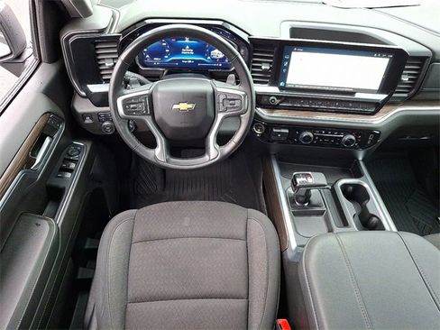 Used 2024 Chevrolet Silverado 1500 LT w/ Z71 Off-Road Package image 11