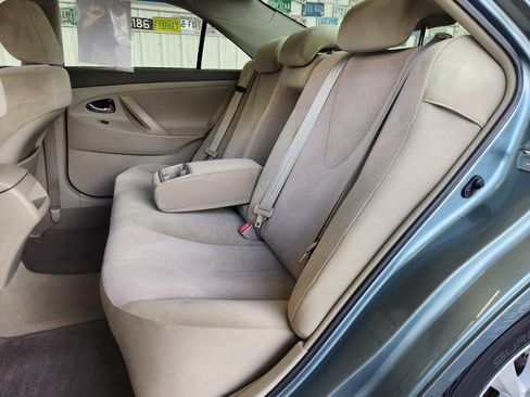 Used 2011 Toyota Camry LE image 6