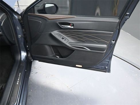 Used 2021 Toyota Avalon Limited w/ Advanced Safety Package image 11