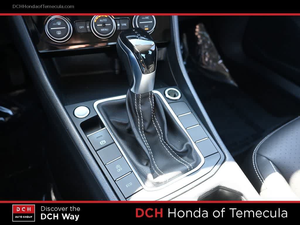 Used 2024 Volkswagen Jetta SE FWD image 11