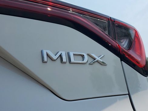 Certified 2026 Acura MDX w/ Technology Package FWD image 8