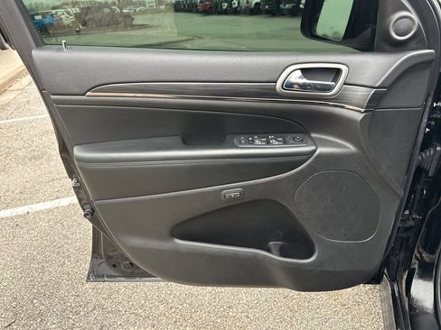 Used 2020 Jeep Grand Cherokee Limited X image 60