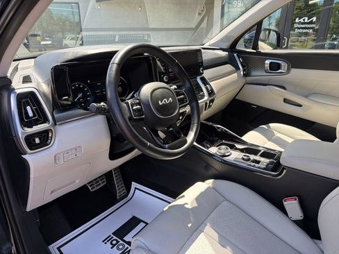 Certified 2023 Kia Sorento SX Prestige AWD/4WD image 31