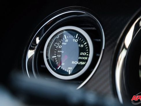 Used 2013 Ford Mustang GT Premium RWD image 21
