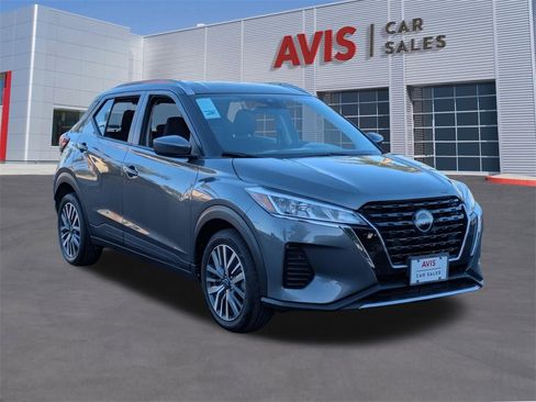 Used 2024 Nissan Kicks SV image 3