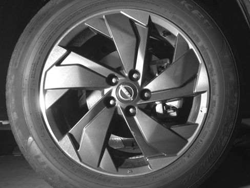 Used 2025 Nissan Rogue SV image 13