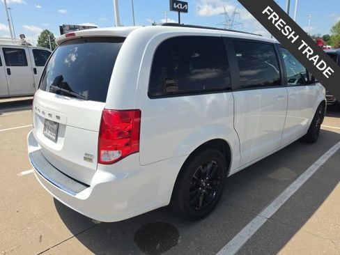 Used 2019 Dodge Grand Caravan GT FWD image 4