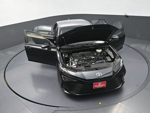 Used 2025 Toyota Camry LE FWD image 40