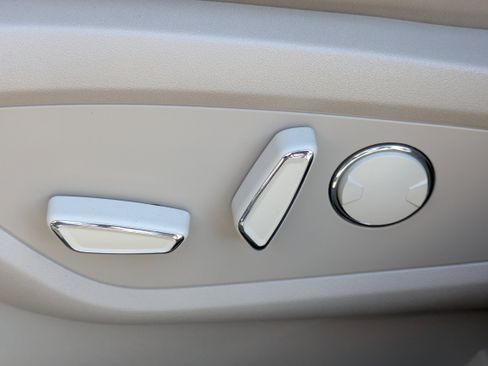 Used 2023 Lincoln Nautilus Reserve w/ Equipment Group 201A FWD image 21