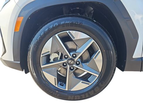 Used 2025 Hyundai Tucson SEL FWD image 30
