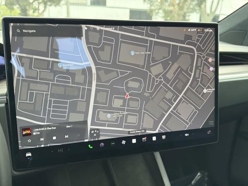 Used 2025 Tesla Model X image 15