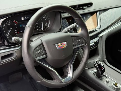 Certified 2024 Cadillac XT6 Premium Luxury w/ LPO, Floor Liner Package AWD/4WD image 17