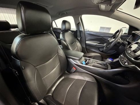 Used 2018 Chevrolet Volt Premier w/ Driver Confidence Package image 9
