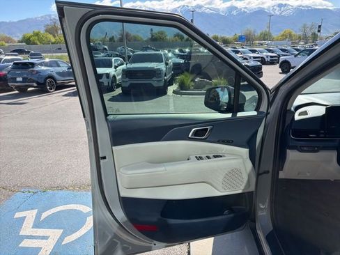 Used 2025 Kia Carnival SX FWD image 10